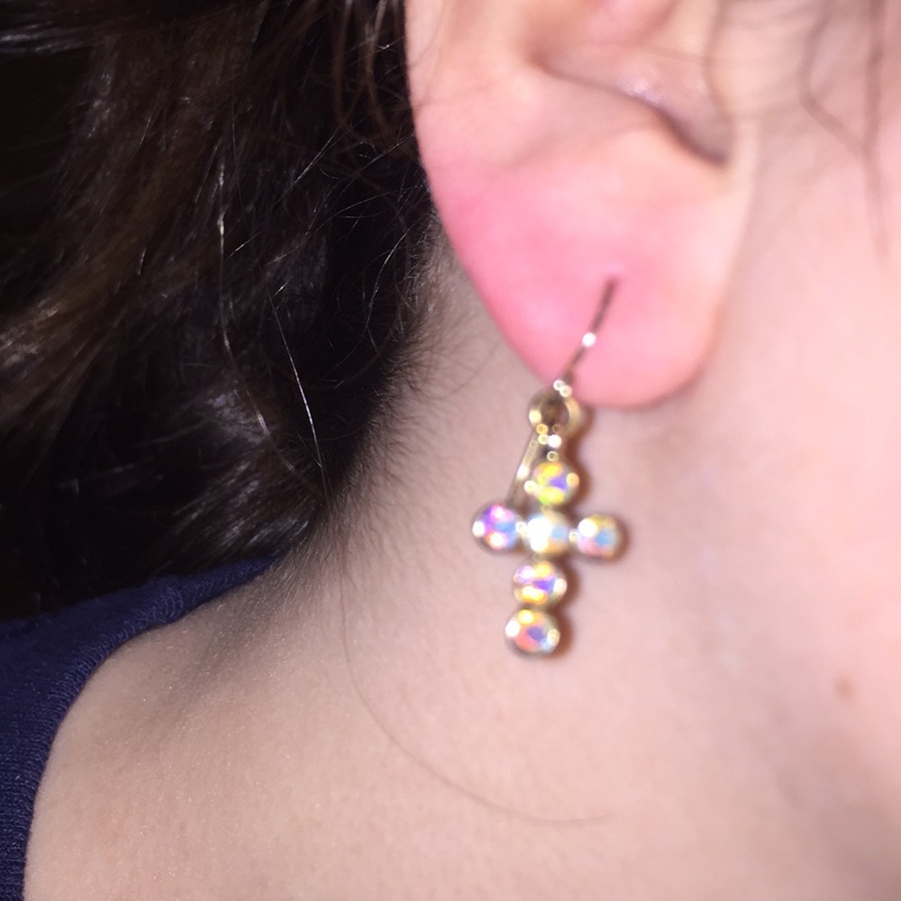 one pair of cross earrings